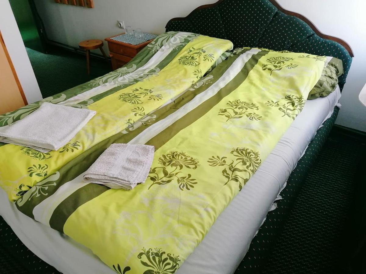 Fogado Hotel Палич Екстериор снимка