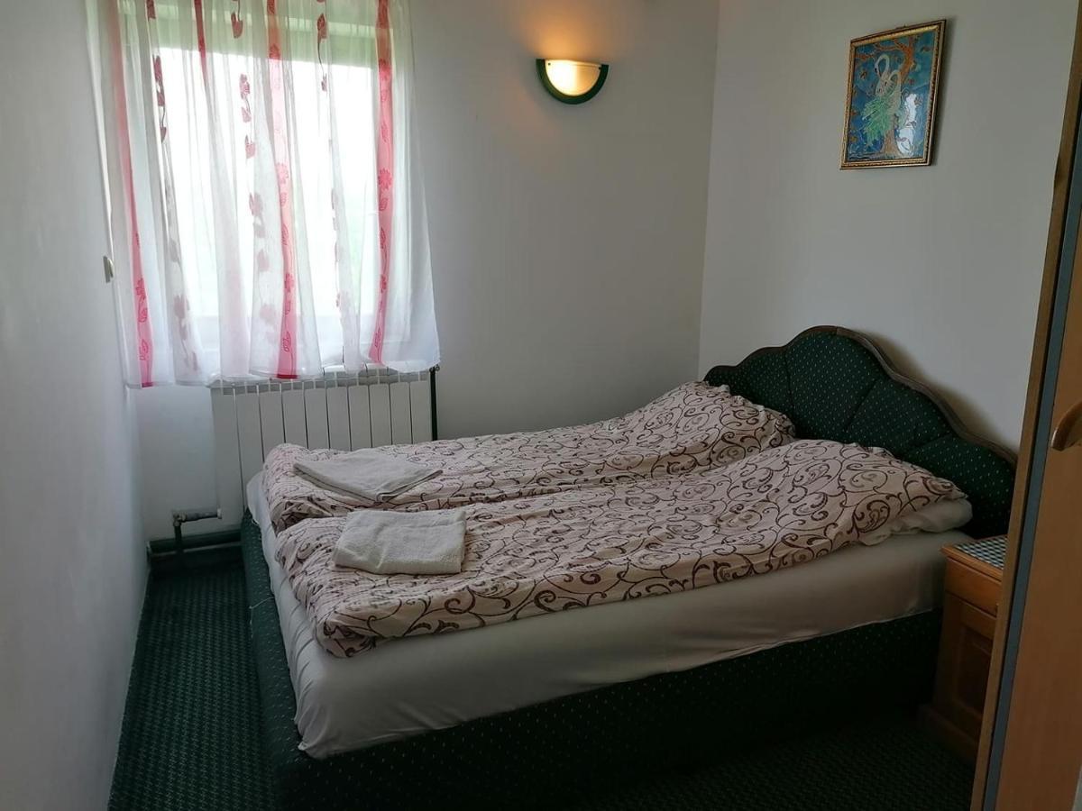 Fogado Hotel Палич Екстериор снимка